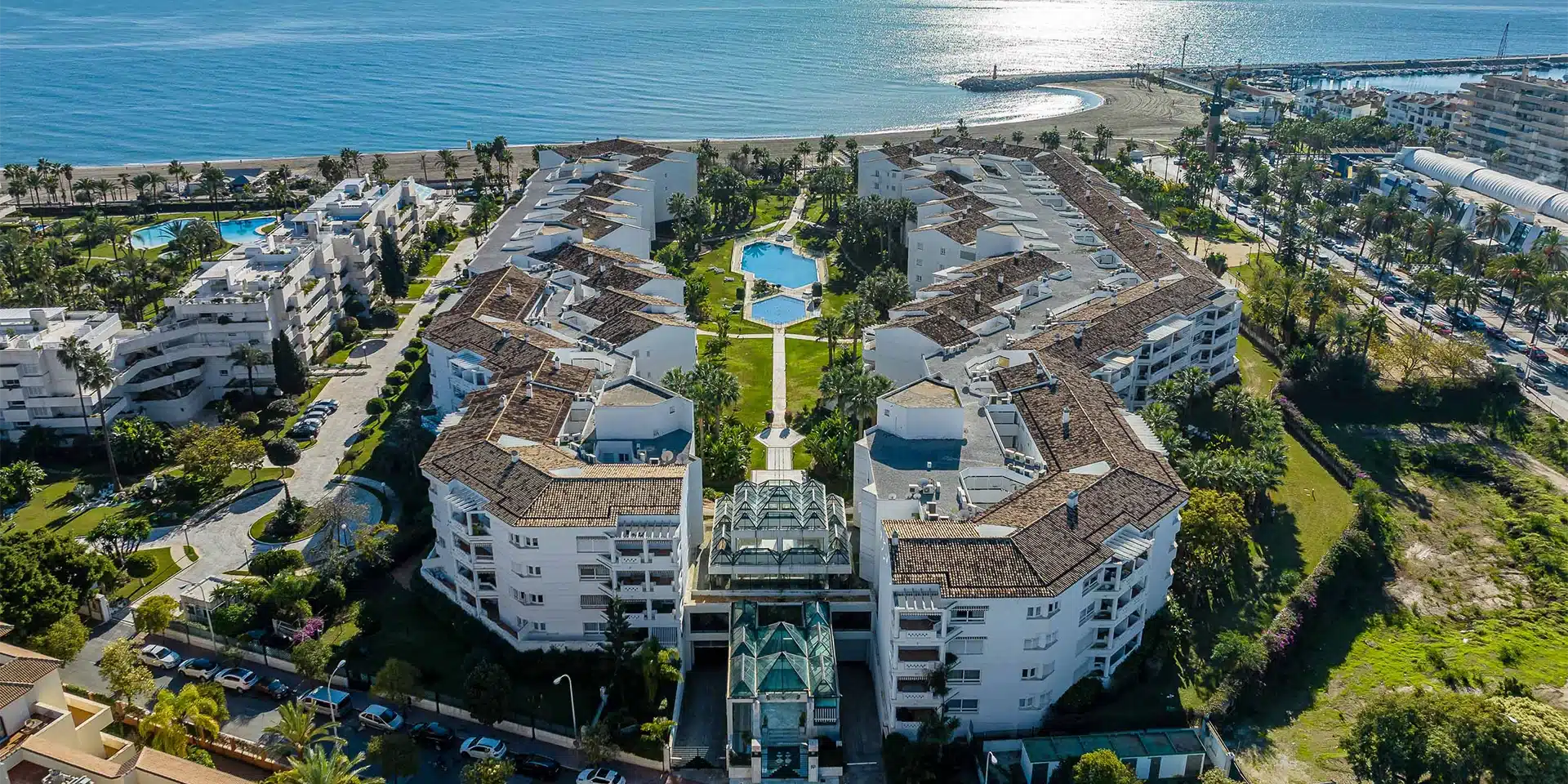 WHISPERING PALMS APARTMENT, Puerto Banús, Imagen 2