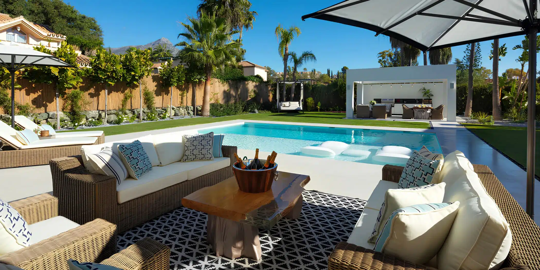 Swimming pool Image