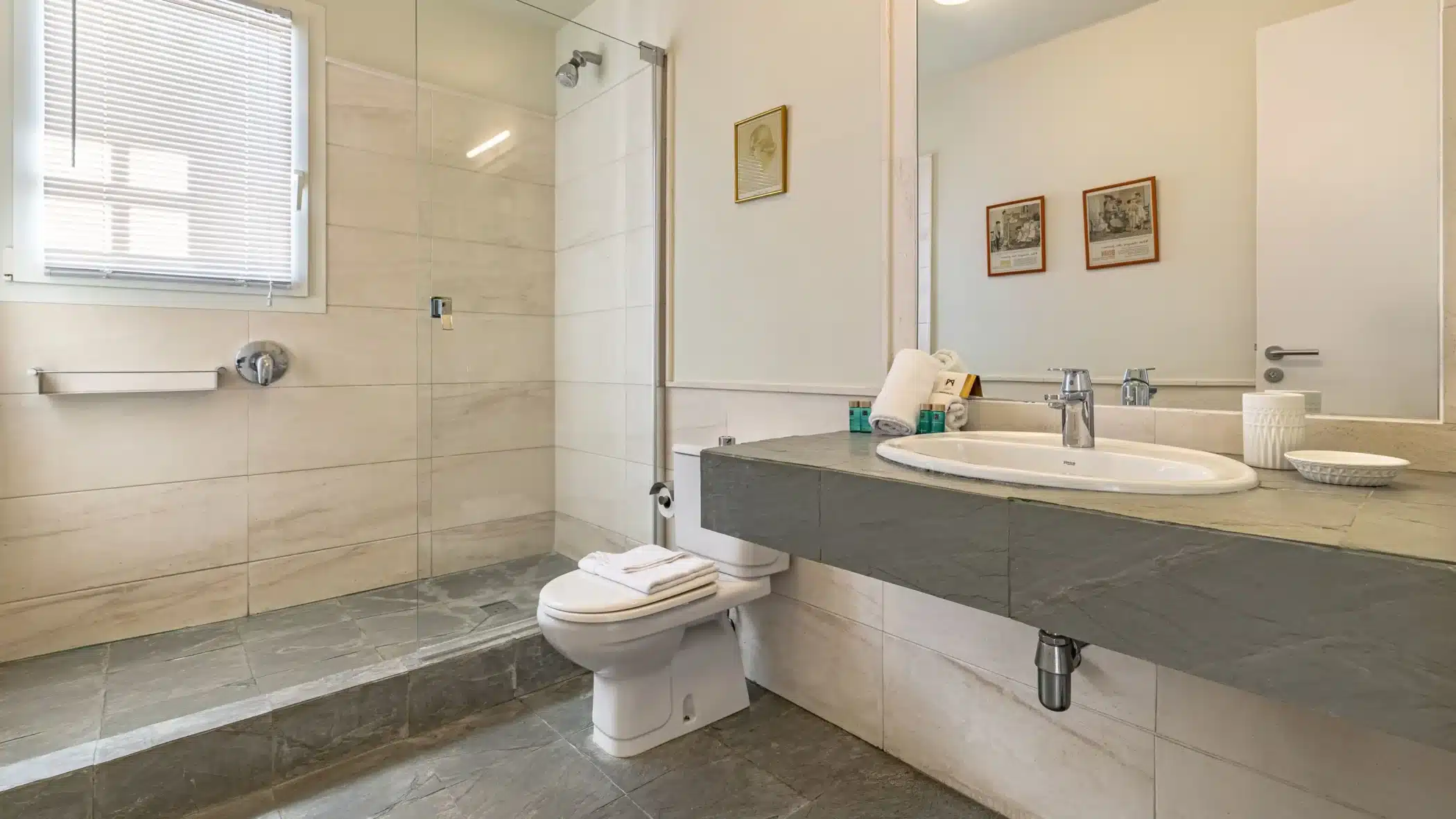 Bathrooms Image