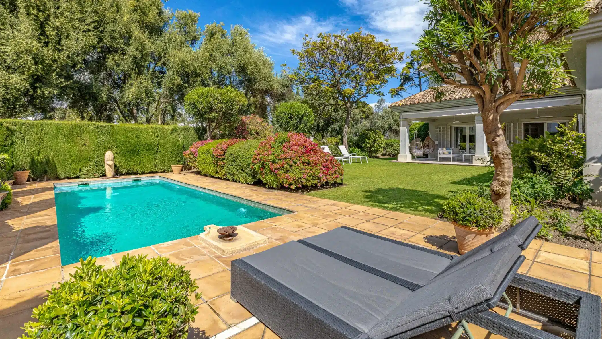 Swimming-pool Image