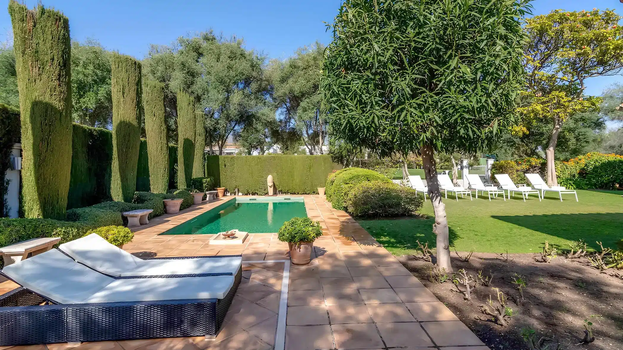 Swimming-pool Image