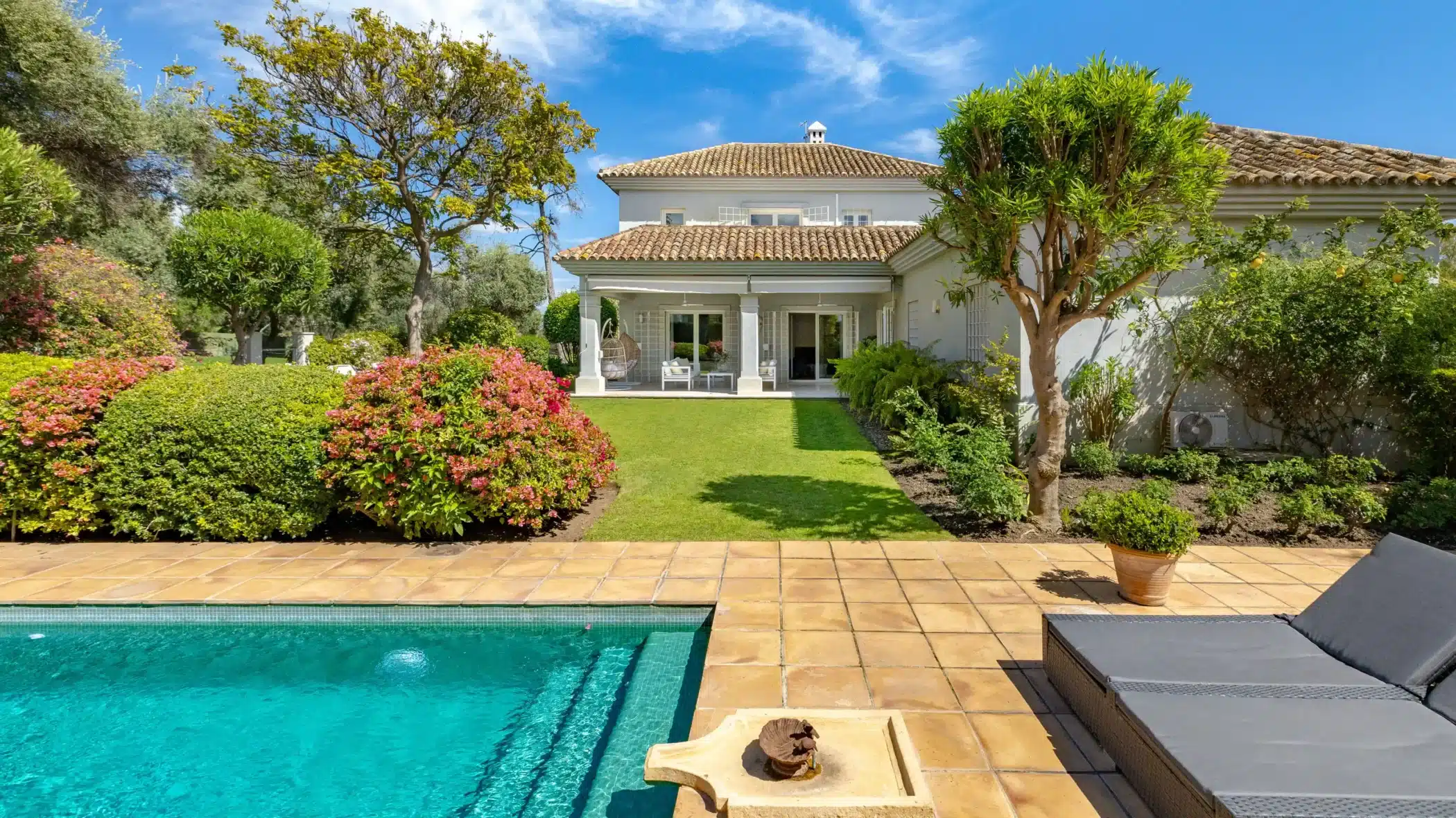 Swimming-pool Image