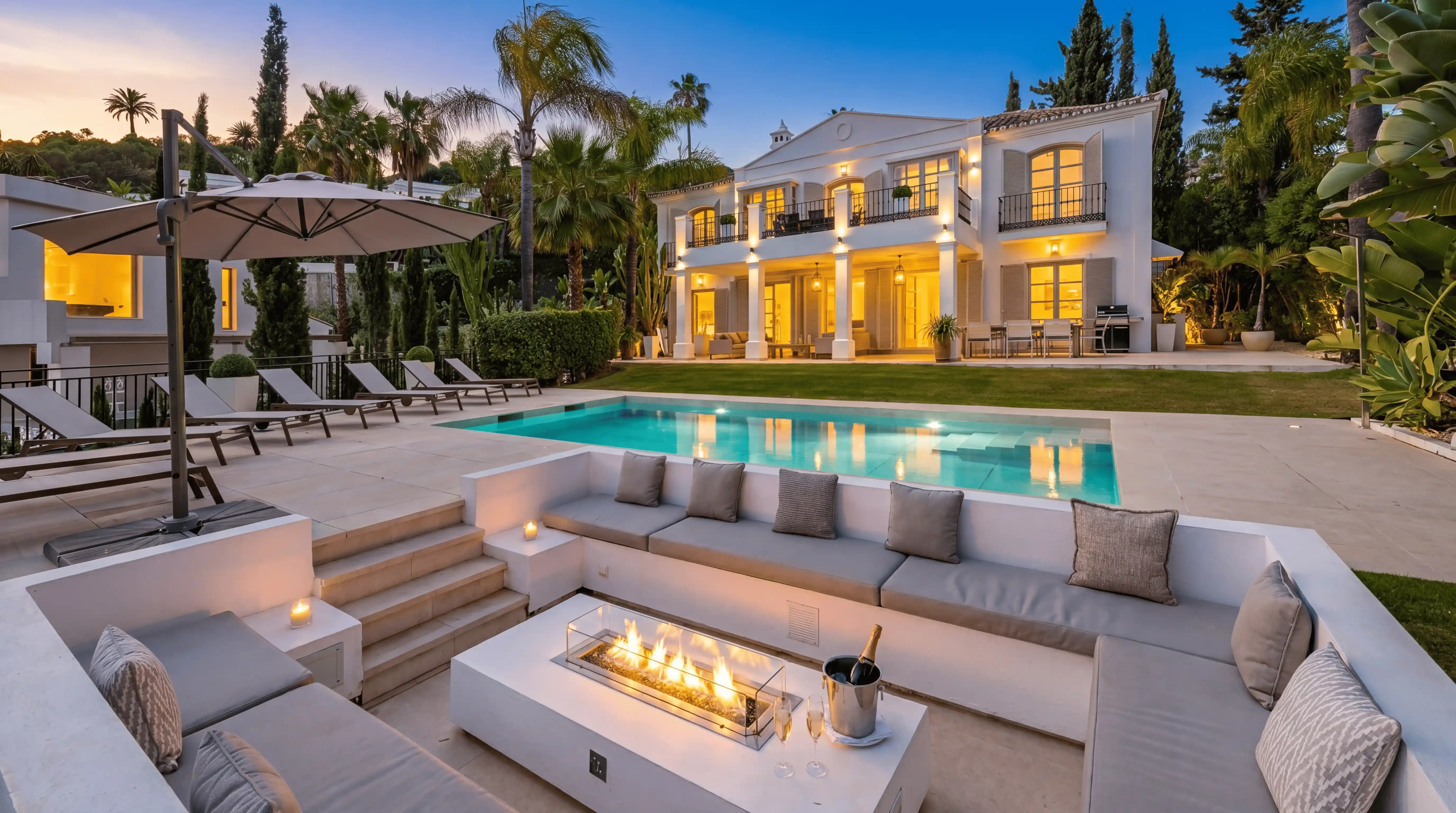 THE WHITE ORCHID, Nueva Andalucia, Imagen 1