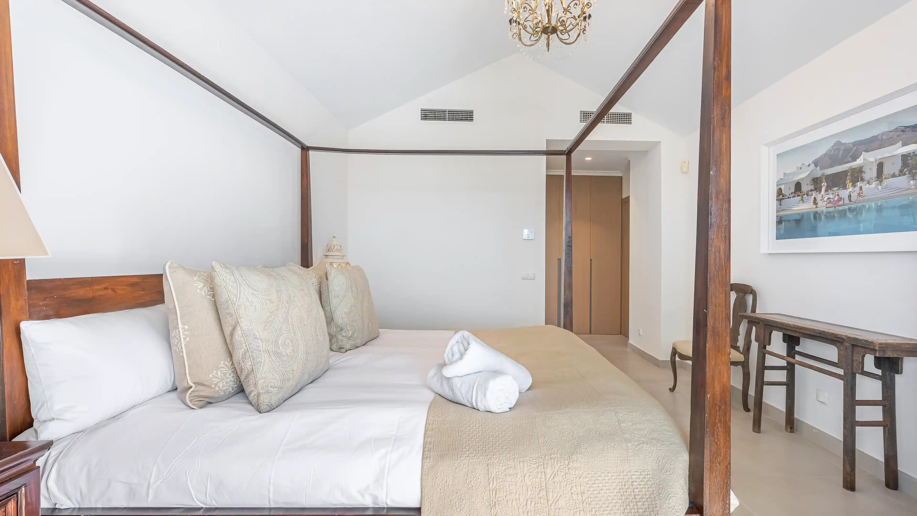 THE WHITE ORCHID, Nueva Andalucia, Imagen 31